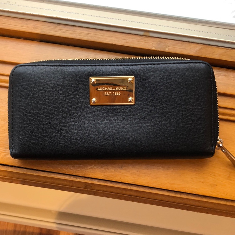 Black Michael Kors wallet!